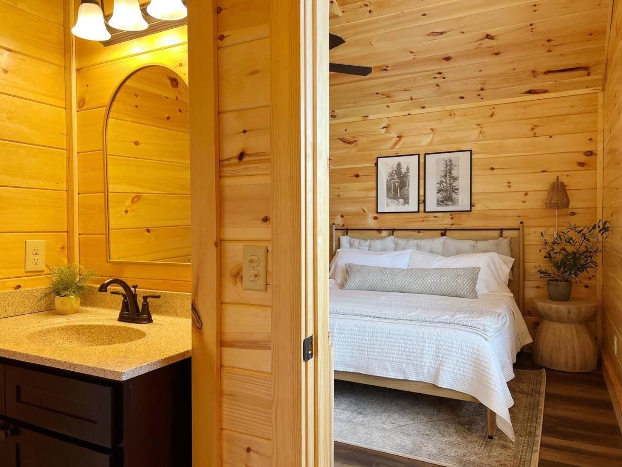 Splendid 2Cabins Sleeps 28 Pool Hot Tub More 비둘기 포지 외부 사진