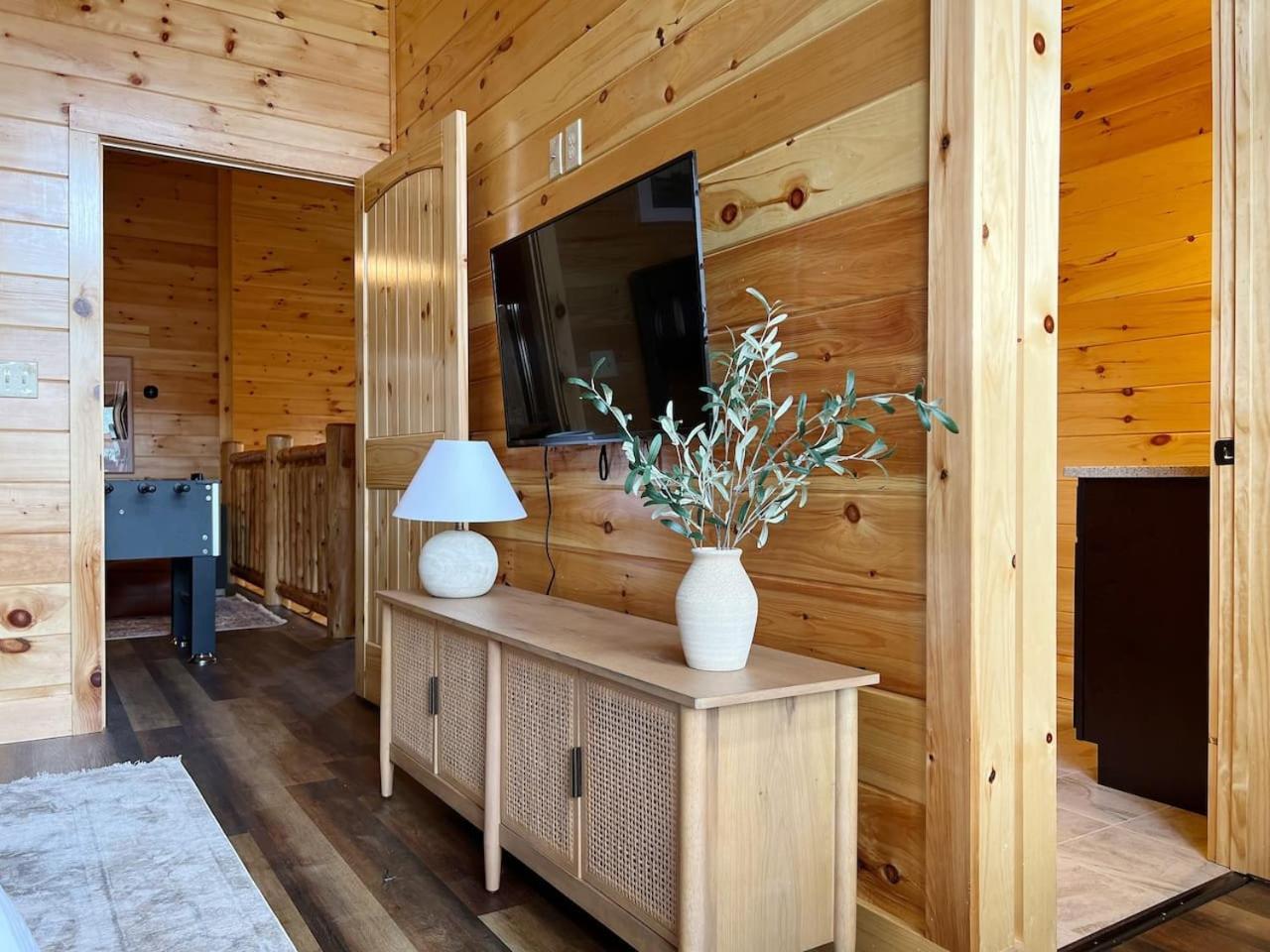 Splendid 2Cabins Sleeps 28 Pool Hot Tub More 비둘기 포지 외부 사진