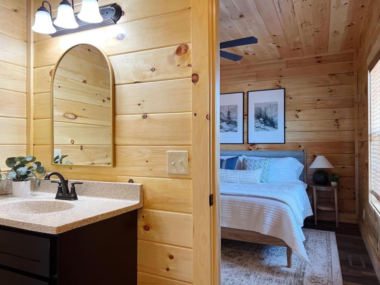 Splendid 2Cabins Sleeps 28 Pool Hot Tub More 비둘기 포지 외부 사진