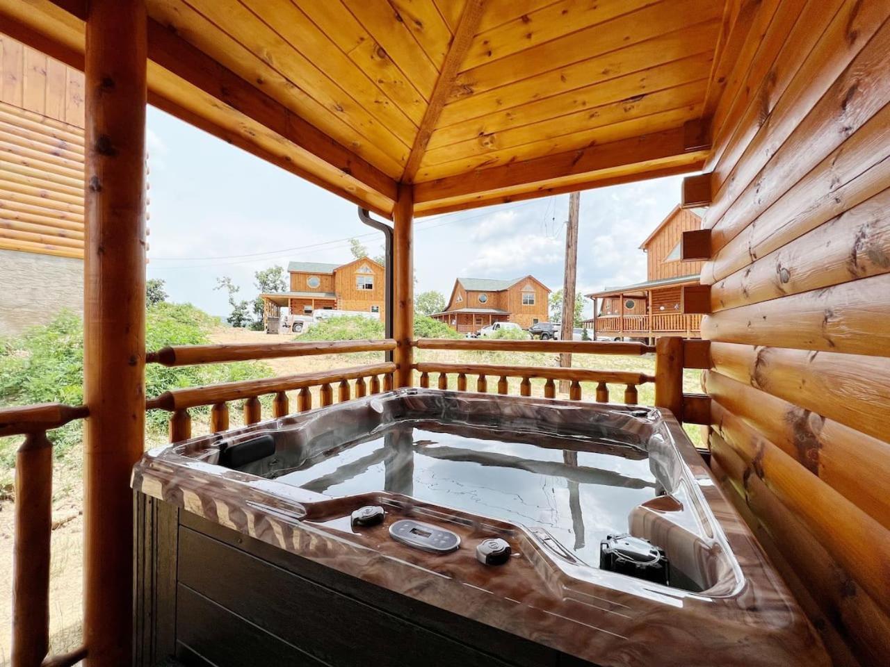 Splendid 2Cabins Sleeps 28 Pool Hot Tub More 비둘기 포지 외부 사진